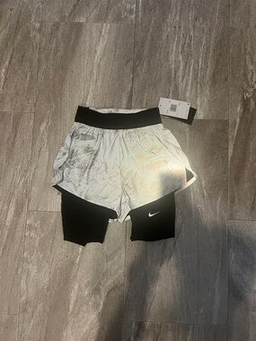 Nike Swift Reflective 2-in-1 Running Shorts